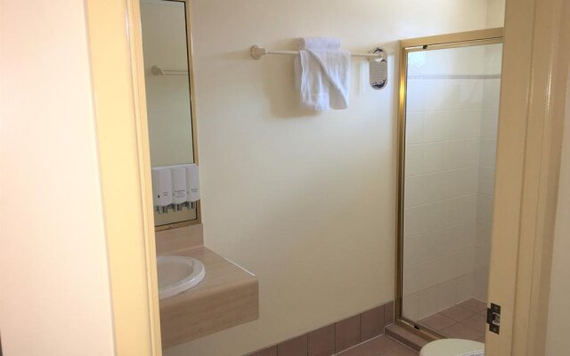 Warwick Vines Motel