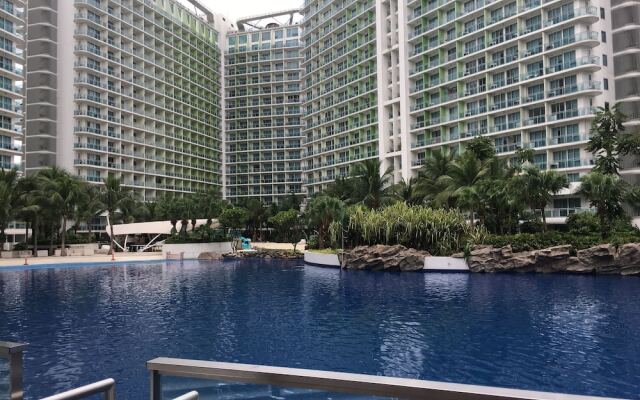 Comfort Condo @ Azure Urban Residences