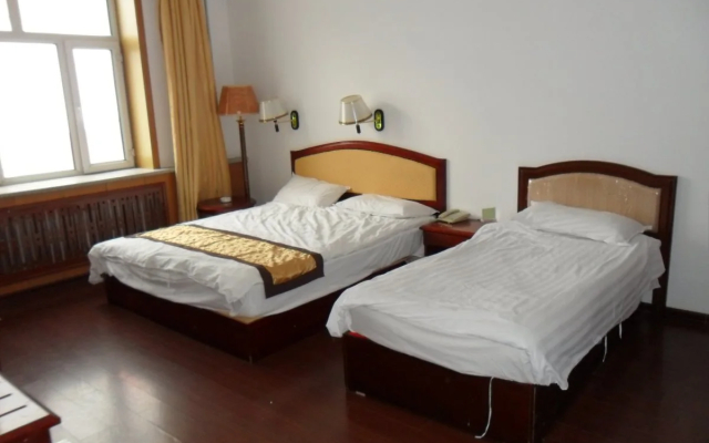 Yabuli News Center Hotel
