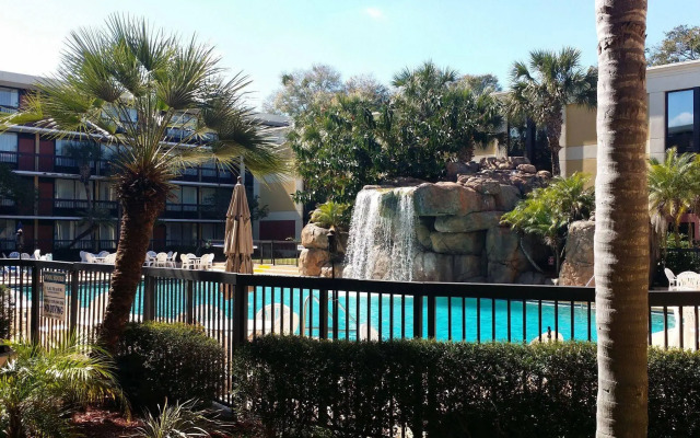 Opal Hotel & Suites