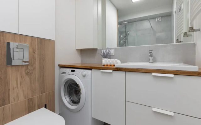 Piękna Apartment Downtown by Renters