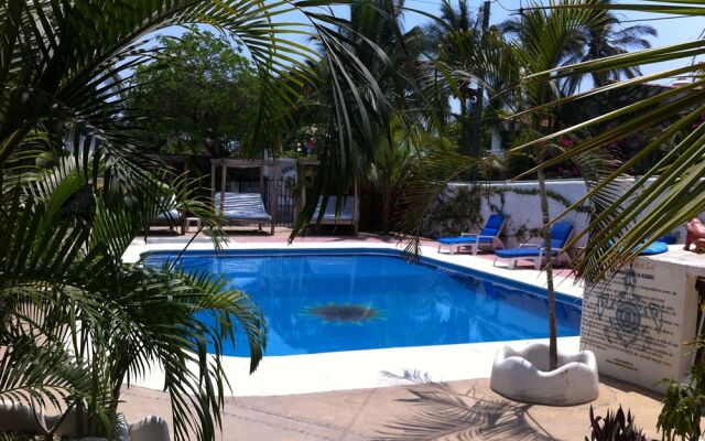 Nuestra Casa-Sai (Pet Friendly Hotel & Beach Club)