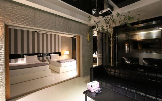 Hotel Lee