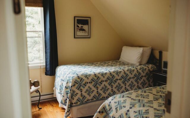 The Carriage House Inn