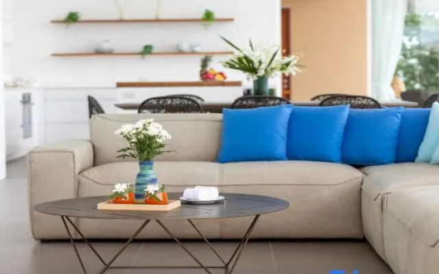 Villa Cabo: Hilltop Retreat with Panoramic Ocean Views