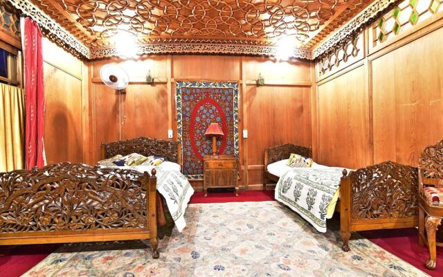 Inshallah Houseboats