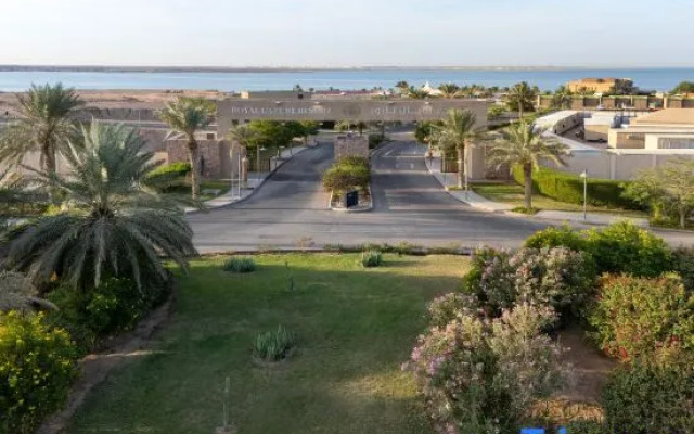 Royal Lazure Resort
