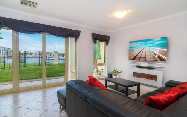Port Adelaide Harbourside Home