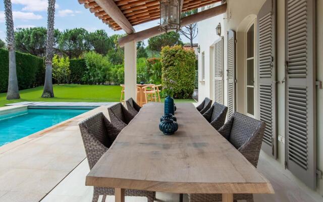 Plush Villa in Saint Tropez with Artistic Interiors & Pool