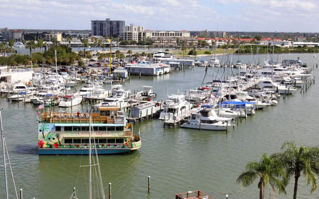 Pier House 60 Clearwater Beach Marina Hotel