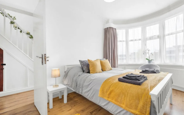 4 Bedroom House located near BHX & NEC