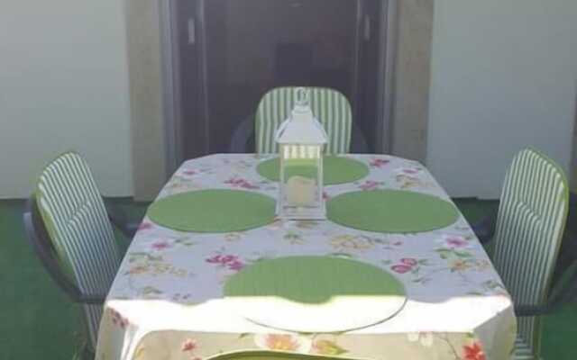 Carvalhosa Apartment