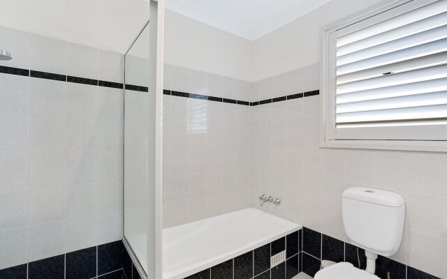 Sandy Shores, 1/3 Messines Street