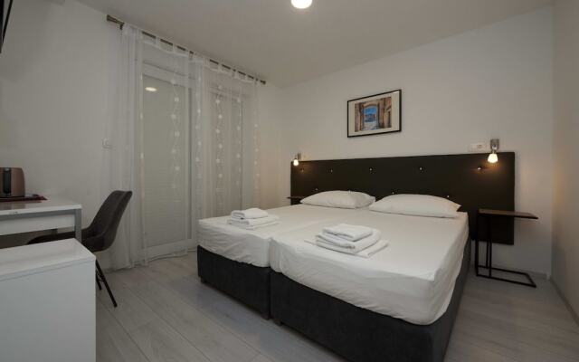 Apartments & Rooms Žaja