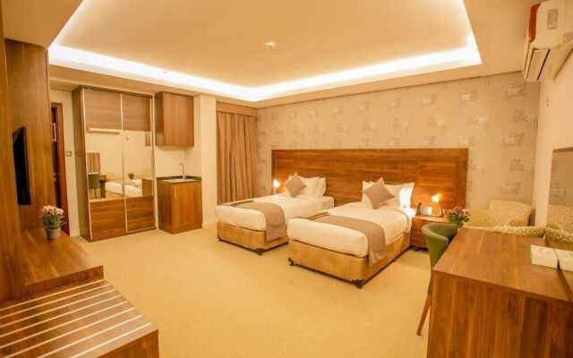 Oyyo Plaza Hotel Apartment