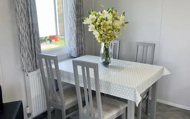 Modern Homely Chalet in Tuxford
