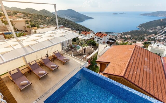 Villa Nilufer by Akdenizvillam