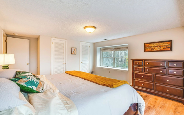 7 Mi to Newark: Montclair Vacation Rental