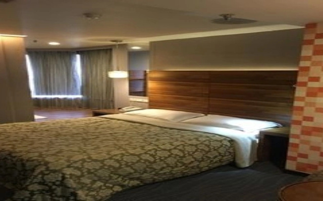 Friends Yo Tong Regency