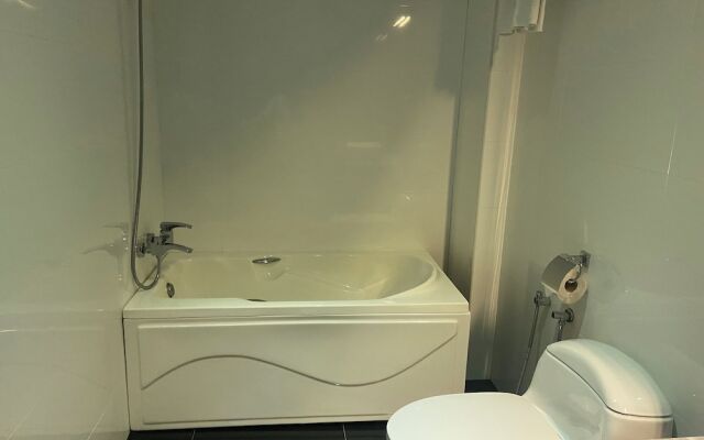 OYO 90975 Atta Hotel