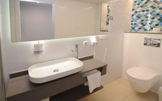 Poniente Playa Aparthotel