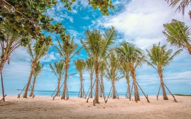 Luxtalay Khanom Hotel
