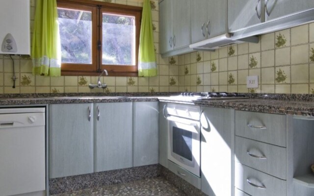 Villa - 8 Bedrooms with Pool and WiFi - 106415