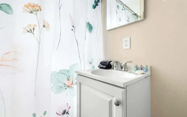 Charming Seminole Heights Getaway