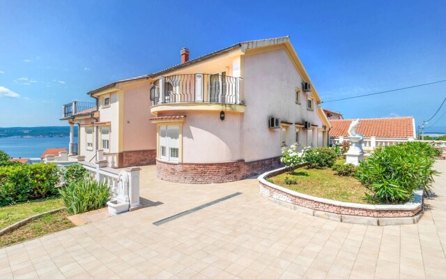 Nice Home in Dramalj With Wifi and 7 Bedrooms
