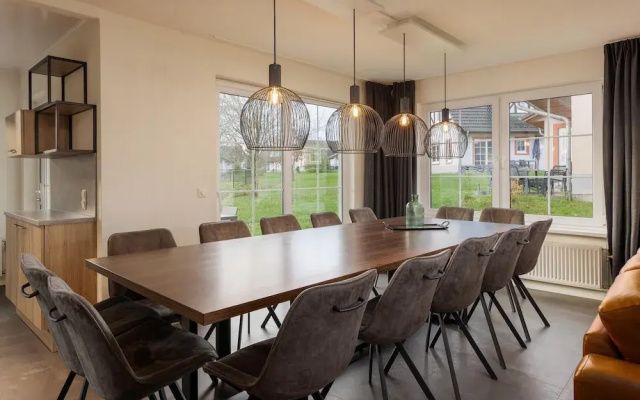 Restyled Villa with 4 Bathrooms & Sauna near River Moselle