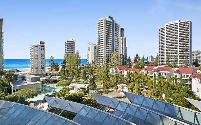 Scenic 2-bed With Pool, Gym