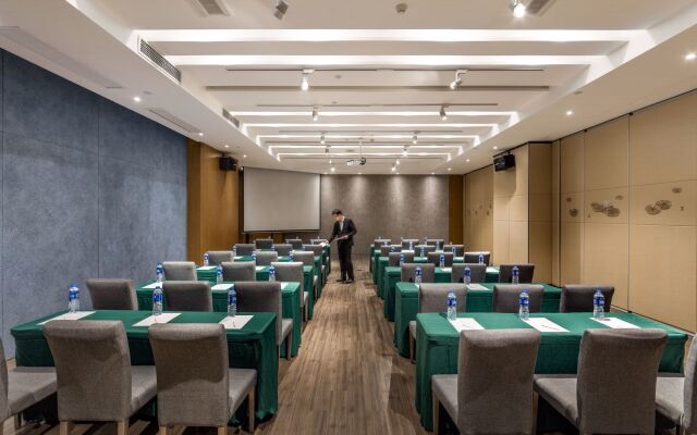 Life All Suites Hotel (Suzhou International Expo Center)