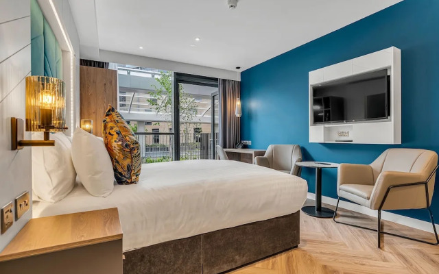 Roomzzz Edinburgh