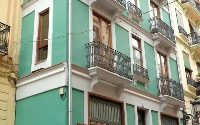 Realrent Corona