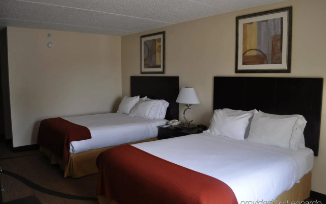 Greenfield Inn & Suites Owensboro, KY Airport