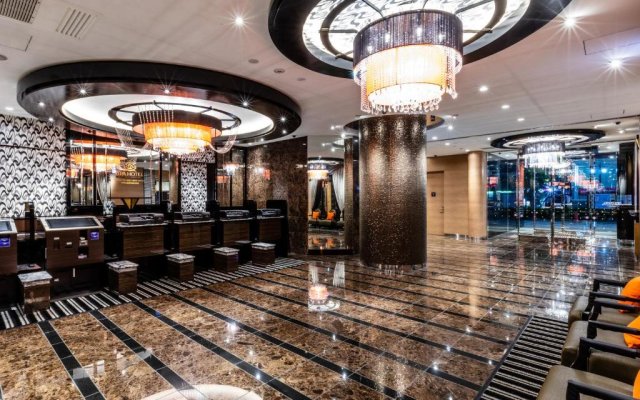 Apa Hotel Higashi Shinjuku Kabukicho Tower - Image 3