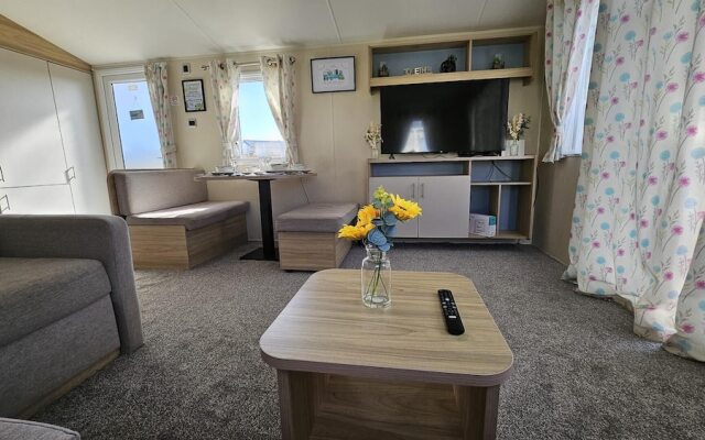 Pura Vida-stunning 2-bed Caravan in Clacton-on-sea
