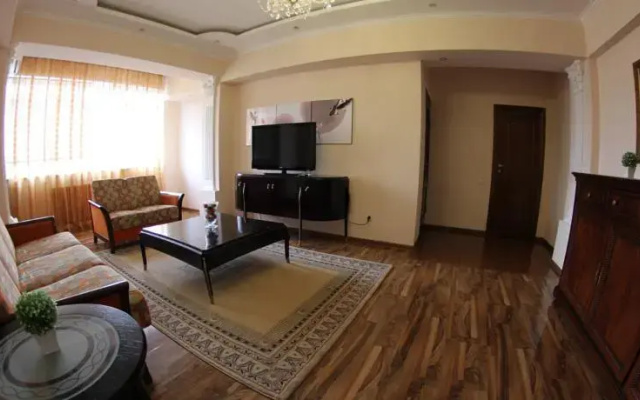 AtHome at Baribayeva 23