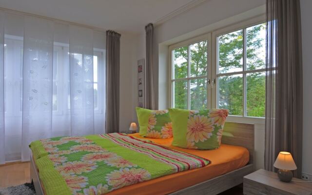 Modern Apartment in Reiste near Forest