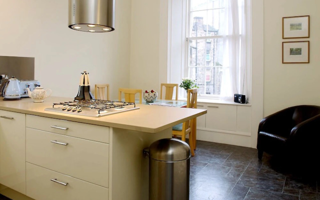 Luxury Central Old Town Suite Edinburgh