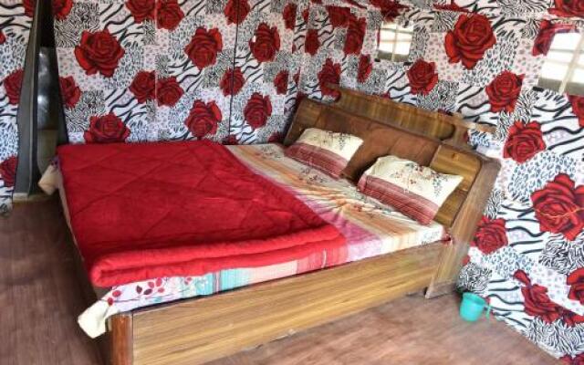 Scenic Tent Stay in George Everest, Hathipaon