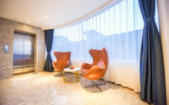 Yantai Huarui Danfeng Holiday Hotel