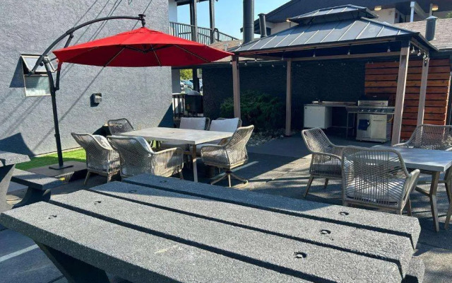 Coast Courtenay Hotel