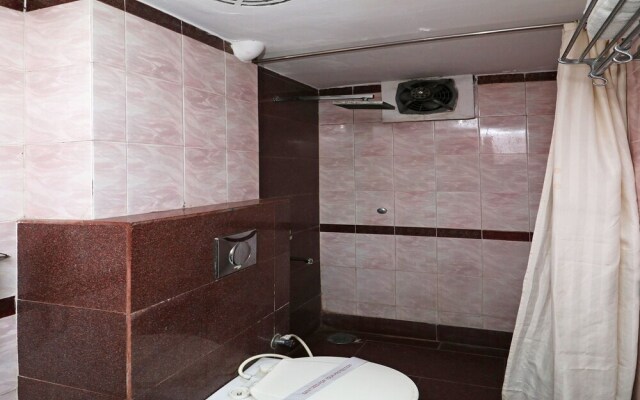 OYO 11647 Hotel Metro