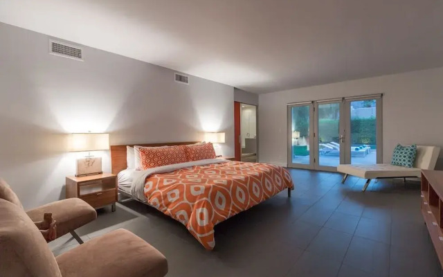 Tranquilo 3 Bedroom Home by RedAwning