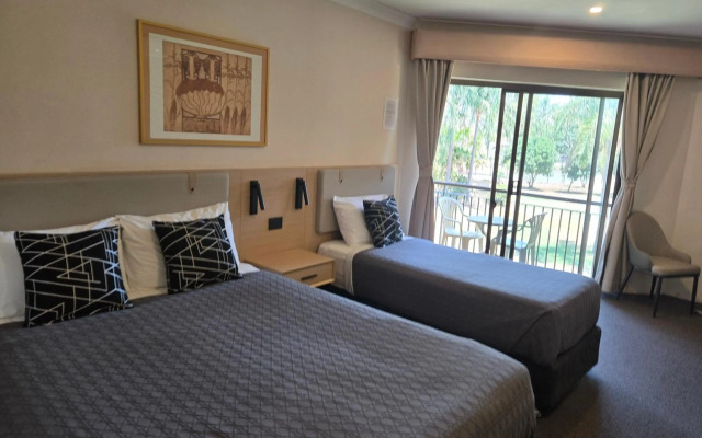 Charbonnier Motor Inn