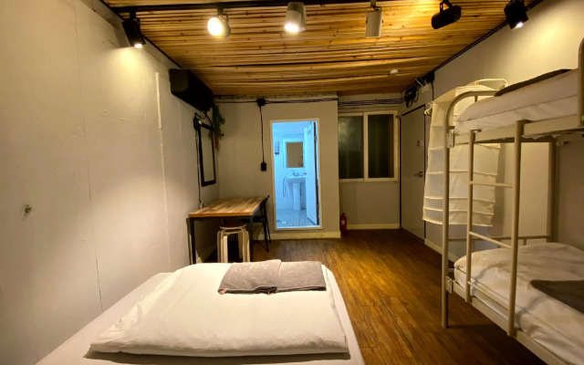 Pop @ Itaewon Boutique Guest House - Hostel