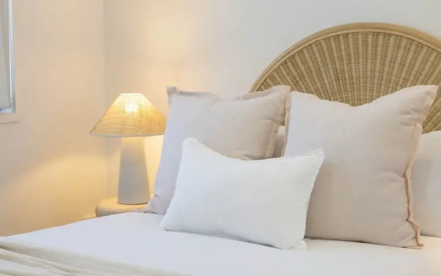 Bright 3-bed Home With Private Courtyard