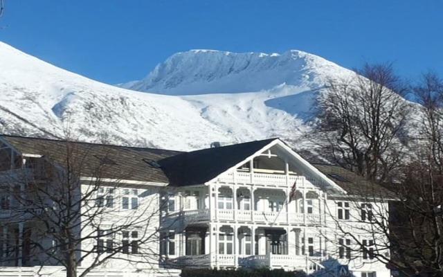 Rosendal Turisthotell
