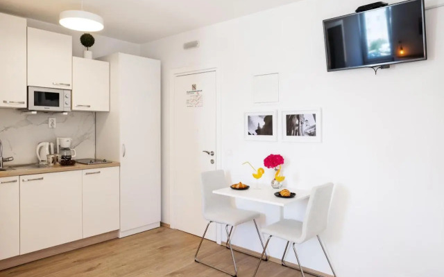 Apartments Sandra Solitudo I